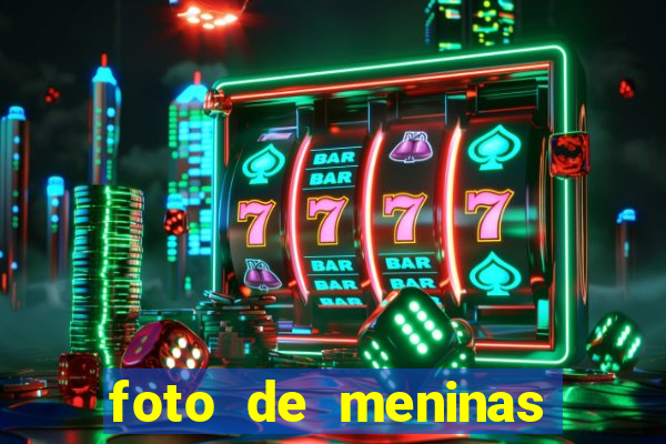 foto de meninas cacheadas no espelho